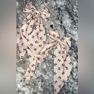 2 Beige Logo Hair Bow Set